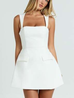 NWT REVOLVE Australia SHOWPO Garrett Modern White SquareNeck A-Line Dress US 16